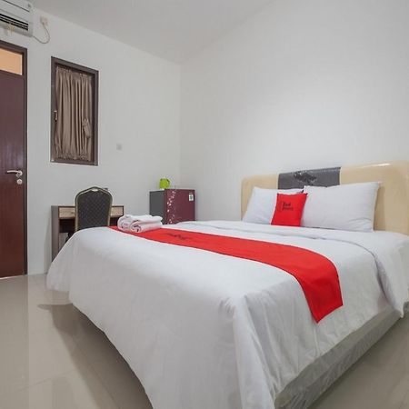 Reddoorz @ Kertajaya Surabaya Hotel Exterior photo
